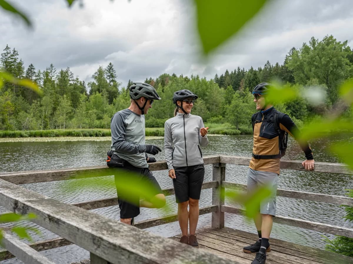 Bike wird für den Dreh verladen, Aufnahme hinter den Kulissen.